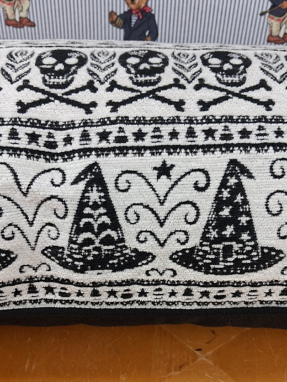 Rachel Zoe Skull Ghost Witch Knit Lumber Throw Zipper Cover Pillow 27 X 13.5 - Picture 4 of 6